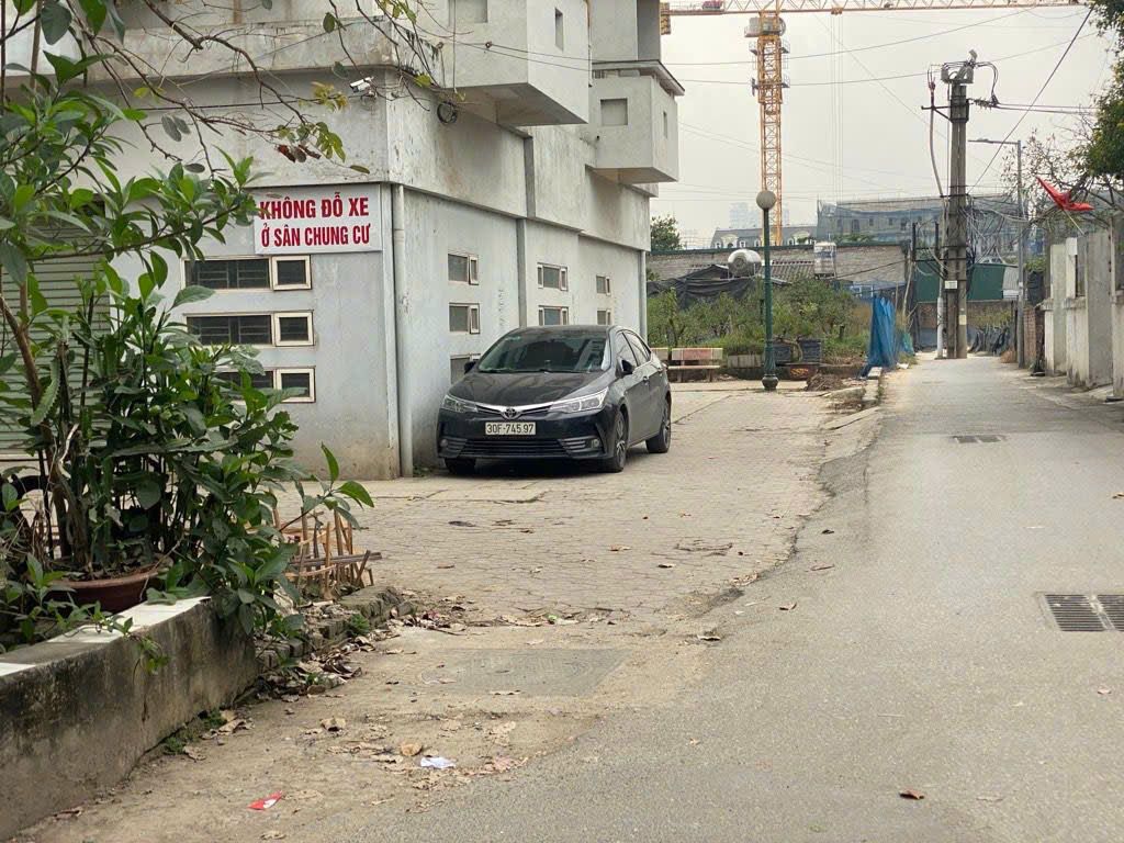 MẢNH ĐẤT PHỐ THƯỢNG THỤY- LÔ GÓC -- Ô TÔ ĐỖ CỬA VÀO ĐẤT